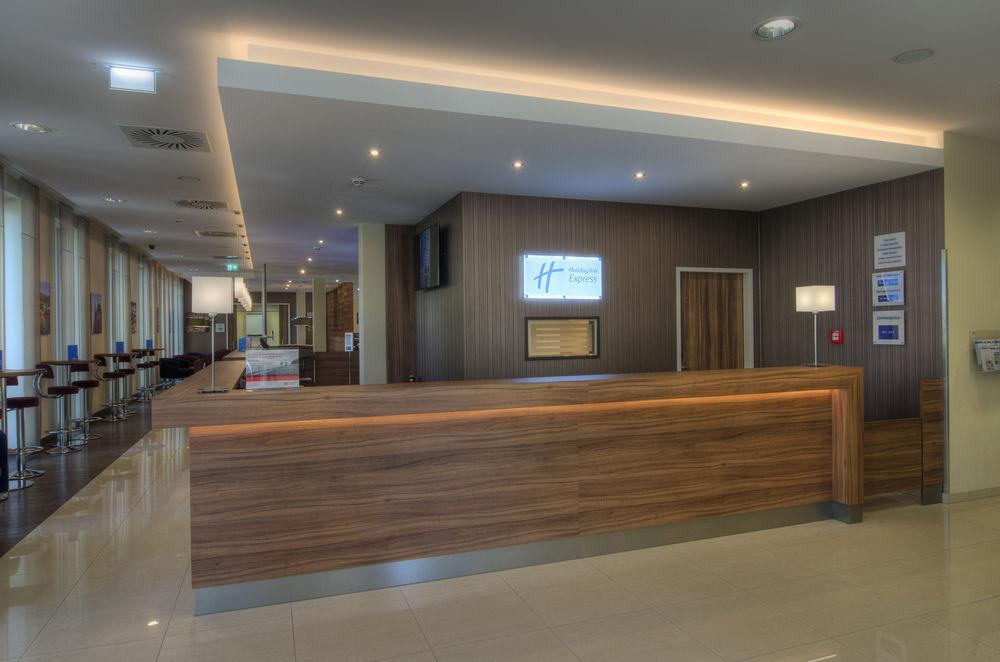 Holiday Inn Express Heidelberg City Centre Экстерьер фото