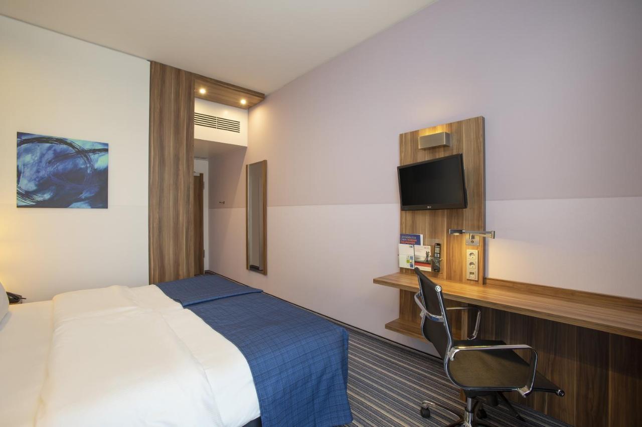 Holiday Inn Express Heidelberg City Centre Экстерьер фото