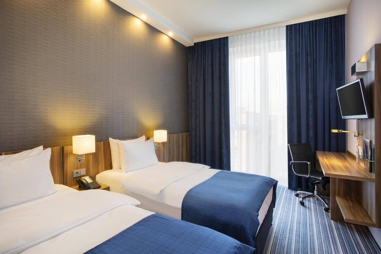 Holiday Inn Express Heidelberg City Centre Экстерьер фото